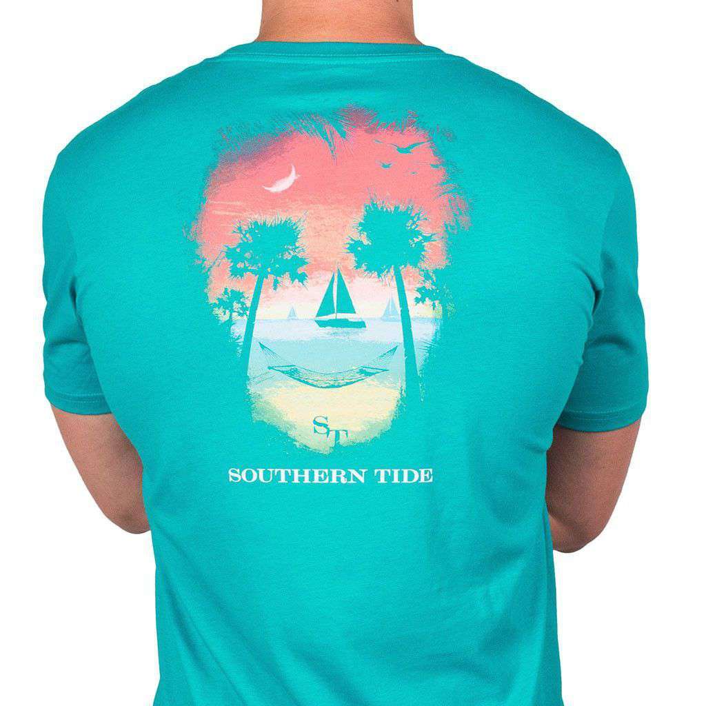 Southern Tide Skull Beach Tee in Tidewater – Country Club Prep